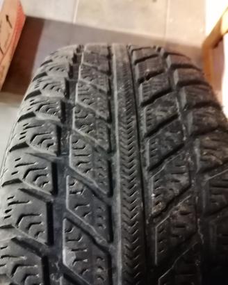 n. 2 gomme e cerchi 205/60 /15 invernali 