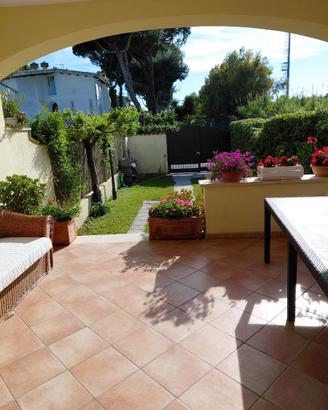 Fregene. AGOSTO. indipendente climatizzata