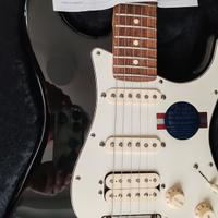 FENDER STRATOCASTER