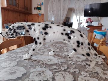 cane da collezione in ceramica. 