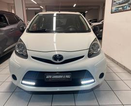 Toyota Aygo 1.0 12V VVT-i 5 porte Cool Soda Connec