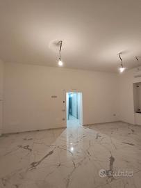 Locale commerciale/studio/attività con deposito