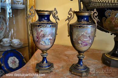 Coppia di vasi in porcellana di Sevres inizi  900