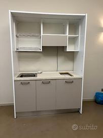 CUCINA ARMADIO A SCOMPARSA – IDEALE PER UFFICIO