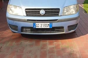 Auto fiat punto