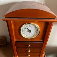 Orologio e portagioie vintage