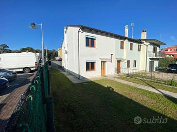 Villa di 126 m² con più di 5 locali e box auto a C