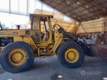 Pala gommata Volvo BM 4400