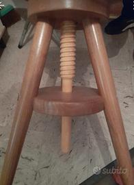 Sgabello in legno massello nuovo
