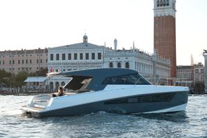 MAKAI 37 equipaggiato con 2 Yanmar da 370cv