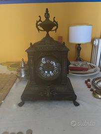 Orologio da tavolo in bronzo