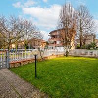 APPARTAMENTO IN BIFAMILIARE CON INGRESSO INDIPENDE