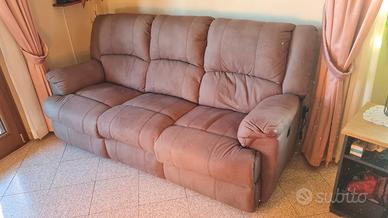 Divano tre posti 