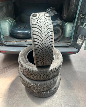 4 Gomme 215/60 R16 99H