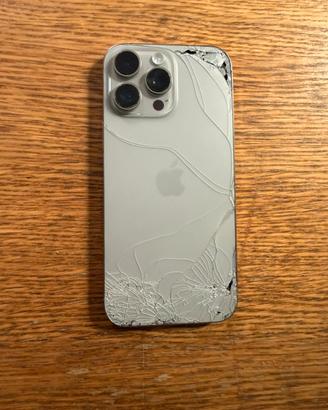 iPhone 16 Pro Max (danneggiato)