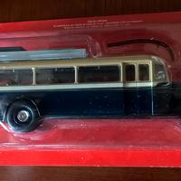 AUTOBUS MONDIALI Scala 1:43 lotto da 4 Nuovi Im.