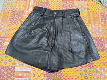 Shorts in vera pelle nero