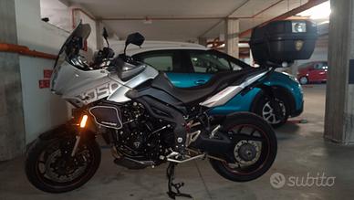 moto Triumph Tiger 1050 sport