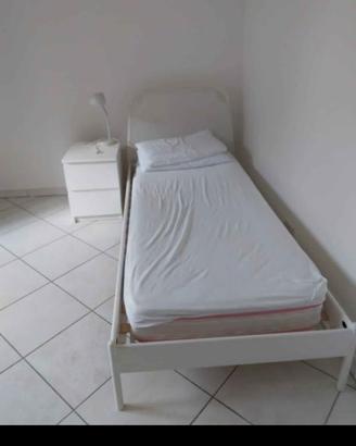 TAVOLO STUDIO-TAVOLO BASSO- COMODINO- LETTI,DUE