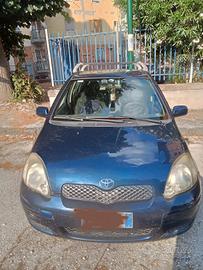 Toyota yaris 1.000 benzina motore rifatto 