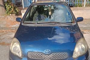 Toyota yaris 1.000 benzina motore rifatto 