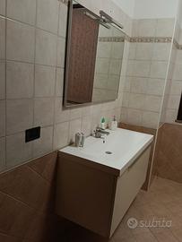 Mobile bagno con lavandino compreso specchio