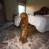 Camera matrimoniale in legno completa stile retró