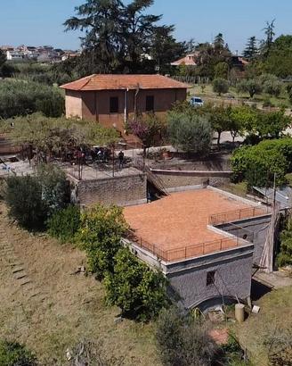 Casale Terreno uliveti  vigne e piscina a Roma