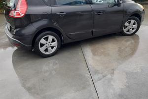 Renault Scenic XMod diesel 110CV