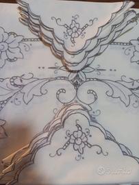 *Tovaglia artigianale +12 tovaglioli *