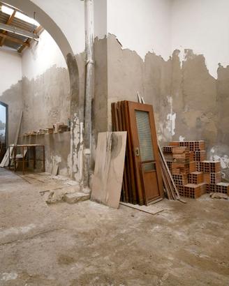 Ampi locali con cortile privato