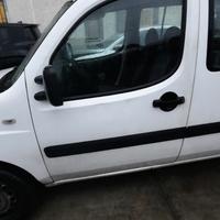 FIAT DOBLO 2009 - PORTA ANTERIORE SINISTRO