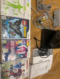 Console nintendo Wii + 4 videogiochi + pedana fit