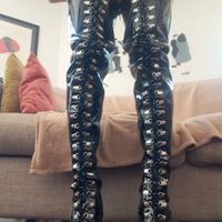 Stivali in vernice neri della Pleaser