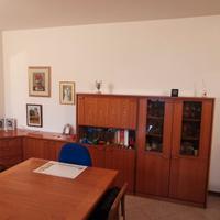 Salotto ad angolo in legno 