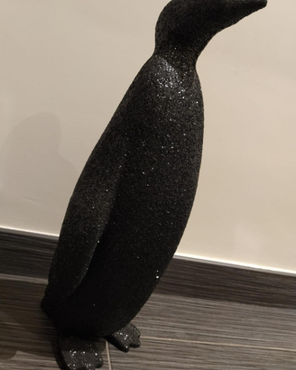 Pinguino in polistirolo nero