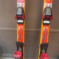 Scii Dynastar S7 con attacchi Salomon