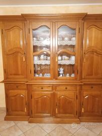 credenza più 6 sedie e tavolo