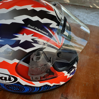 Casco arai