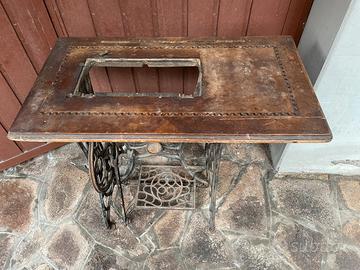 Tavolo per macchina da cucire antico