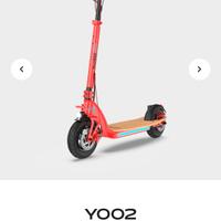 monopattino  yoo2  perfetto con casco nuovo