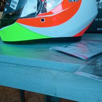 casco e maglietta 