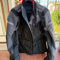 Giacca Acerbis e pantaloni Dainese moto