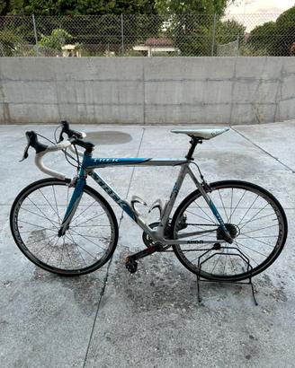 Bici da corsa Trek  Madone in carbonio