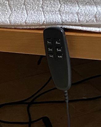 Letto in legno articolato con telecomando
