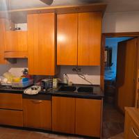 Cucina in laminato chiaro 