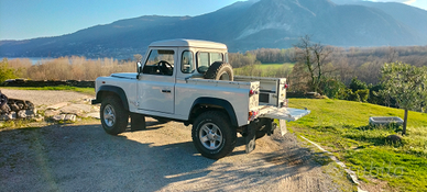 Defender 90 pick up