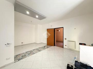 4 LOCALI A FICARAZZI