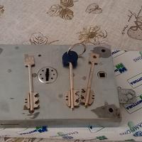 serratura porta blindata con 3 chiavi