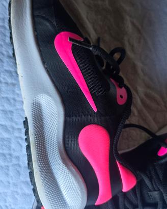 NIKE STAR RUNNER  Revolution 7  
